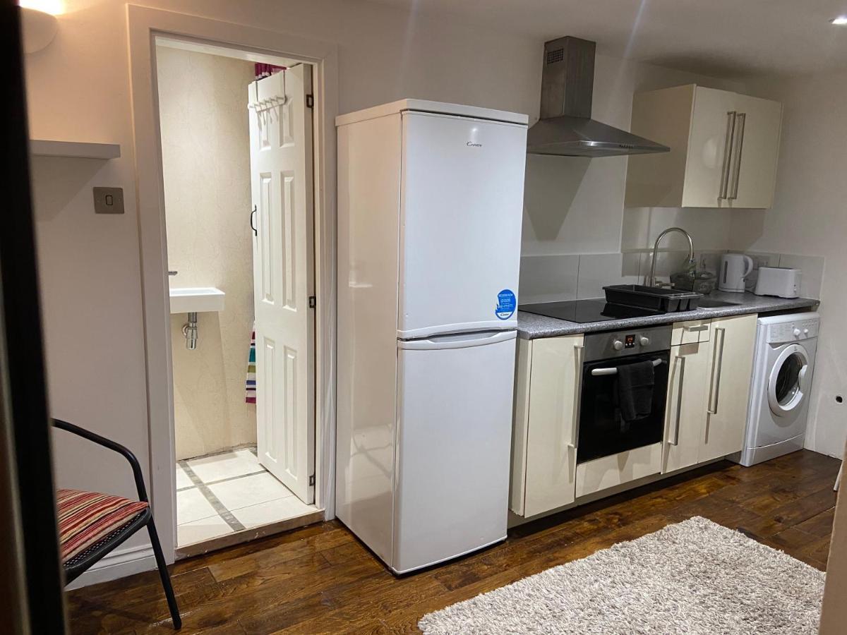Cosy Little House Apartment มิลกาย ภายนอก รูปภาพ